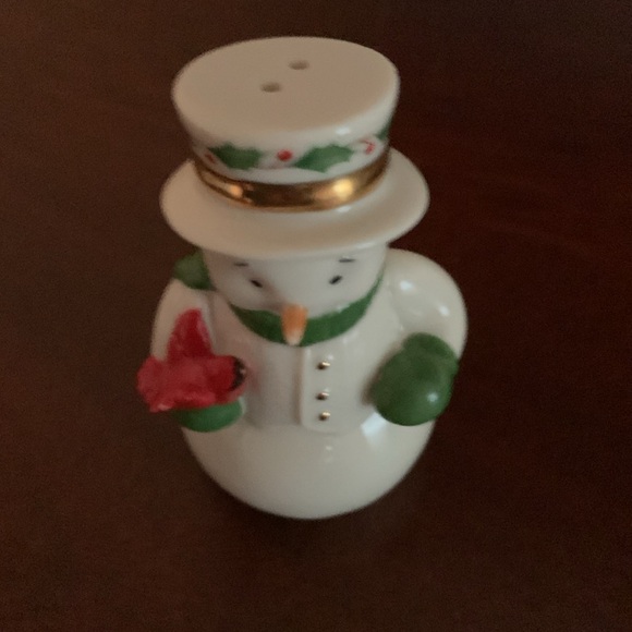 Authentic Lenox Snowman salt & pepper figurines - Picture 7 of 12